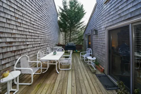 4 Quail Run Oak Bluffs MA 02557