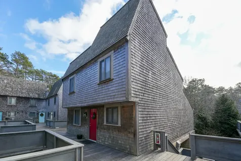 4 Quail Run Oak Bluffs MA 02557