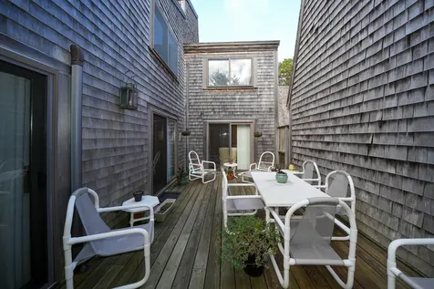 4 Quail Run Oak Bluffs MA 02557