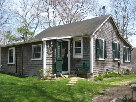 16 Scottys Lane West Tisbury MA 02568