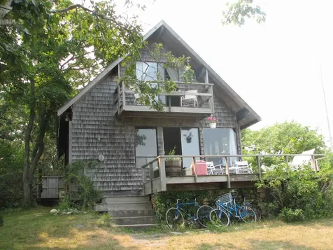 2 Beechwood Way Aquinnah MA 02535