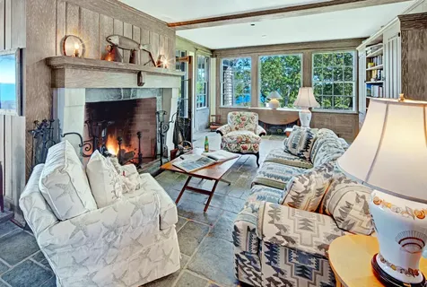 1115 Main Street Vineyard Haven MA 02568
