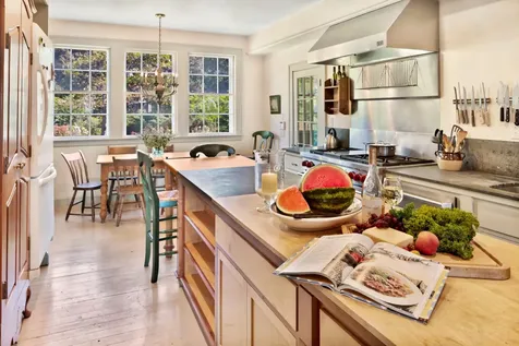1115 Main Street Vineyard Haven MA 02568