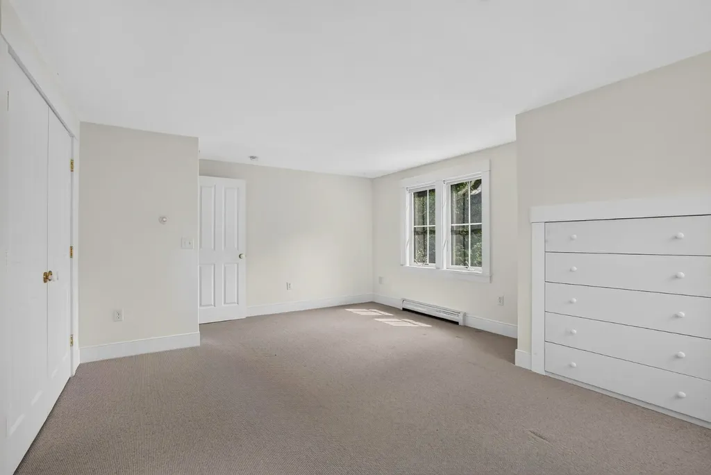 37 Old Hedge Row Vineyard Haven MA 02568