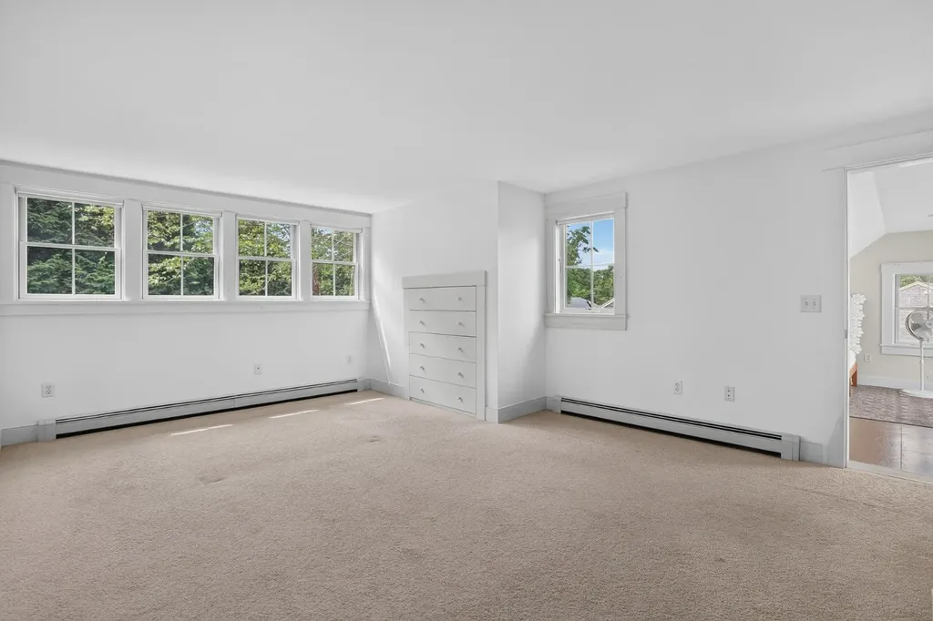 37 Old Hedge Row Vineyard Haven MA 02568