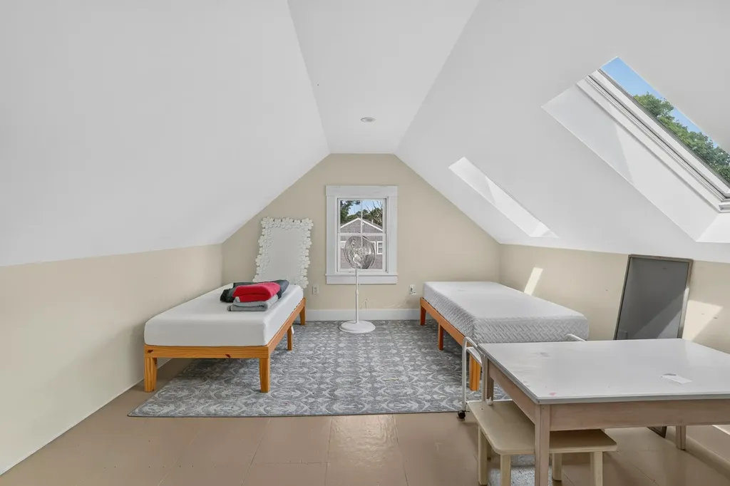 37 Old Hedge Row Vineyard Haven MA 02568