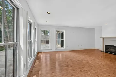 37 Old Hedge Row Vineyard Haven MA 02568