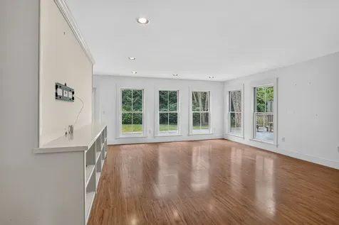 37 Old Hedge Row Vineyard Haven MA 02568