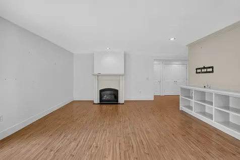 37 Old Hedge Row Vineyard Haven MA 02568