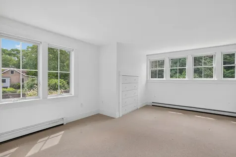 37 Old Hedge Row Vineyard Haven MA 02568