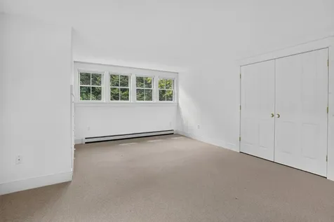 37 Old Hedge Row Vineyard Haven MA 02568