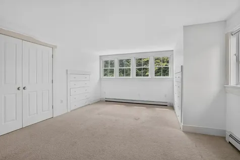 37 Old Hedge Row Vineyard Haven MA 02568