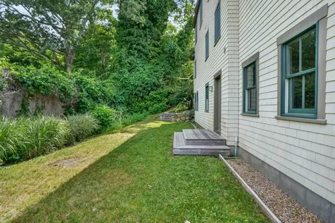 37 Old Hedge Row Vineyard Haven MA 02568