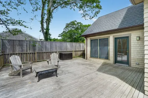 37 Old Hedge Row Vineyard Haven MA 02568