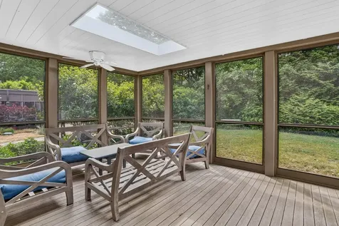 37 Old Hedge Row Vineyard Haven MA 02568