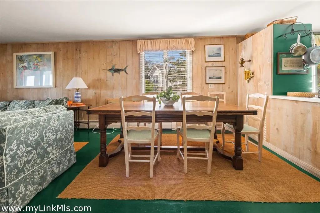 9 Weston Avenue Oak Bluffs MA 02557