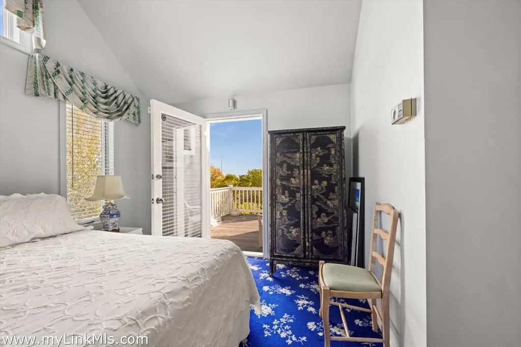 9 Weston Avenue Oak Bluffs MA 02557