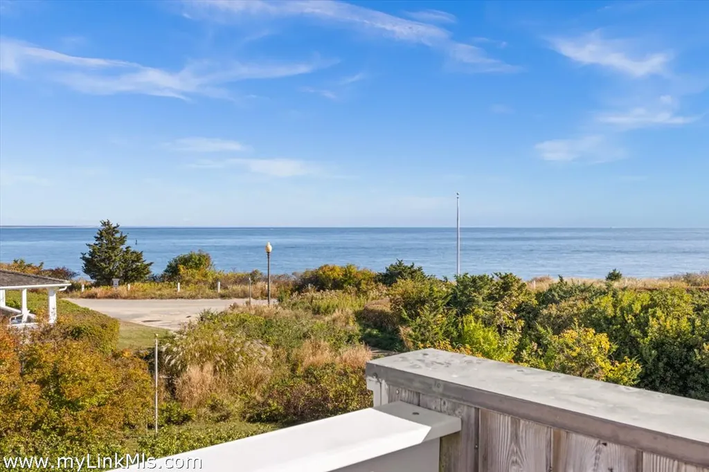 9 Weston Avenue Oak Bluffs MA 02557