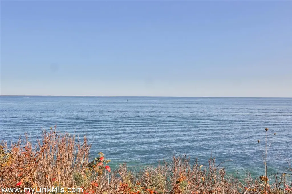 9 Weston Avenue Oak Bluffs MA 02557