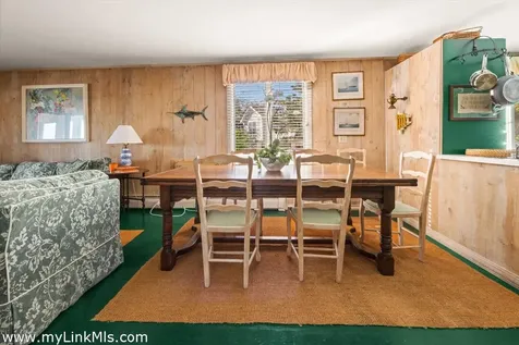 9 Weston Avenue Oak Bluffs MA 02557