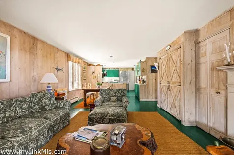 9 Weston Avenue Oak Bluffs MA 02557