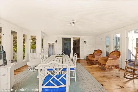 9 Weston Avenue Oak Bluffs MA 02557