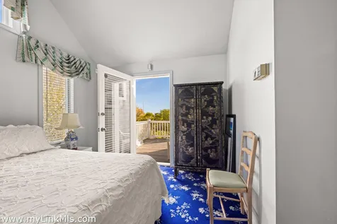 9 Weston Avenue Oak Bluffs MA 02557