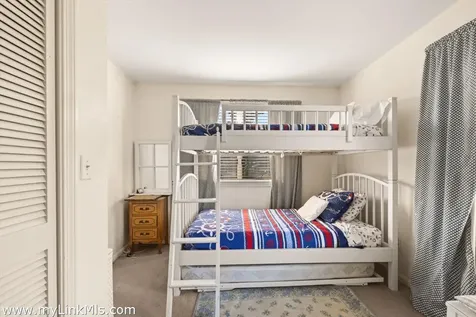 9 Weston Avenue Oak Bluffs MA 02557