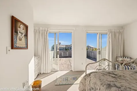 9 Weston Avenue Oak Bluffs MA 02557