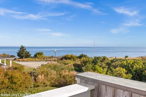 9 Weston Avenue Oak Bluffs MA 02557