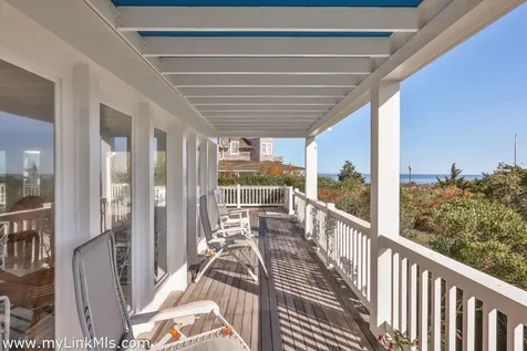 9 Weston Avenue Oak Bluffs MA 02557