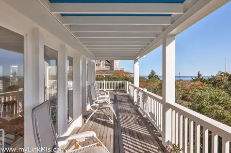 9 Weston Avenue Oak Bluffs MA 02557