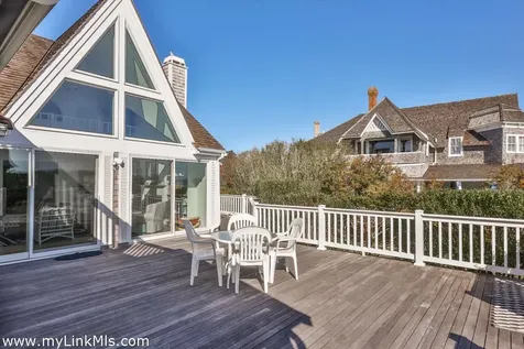 9 Weston Avenue Oak Bluffs MA 02557