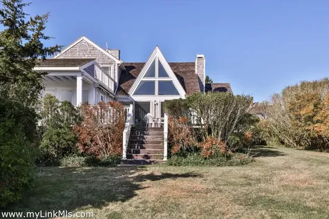 9 Weston Avenue Oak Bluffs MA 02557