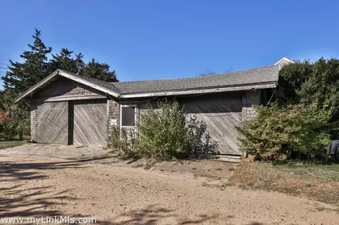 9 Weston Avenue Oak Bluffs MA 02557