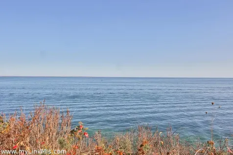 9 Weston Avenue Oak Bluffs MA 02557