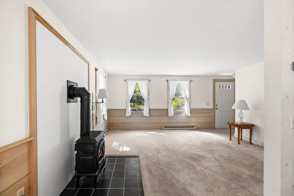 52 Oak Knoll Road West Tisbury MA 02575