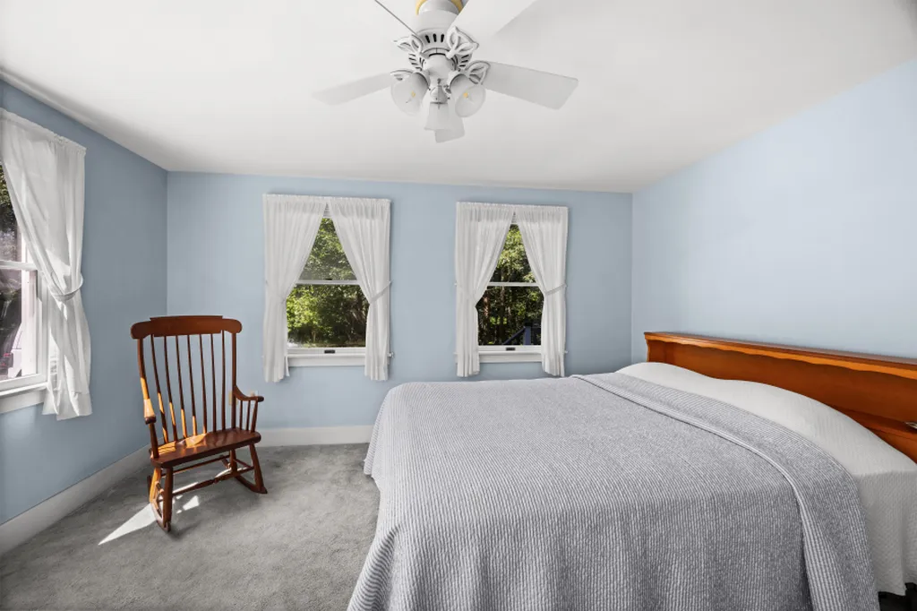 52 Oak Knoll Road West Tisbury MA 02575