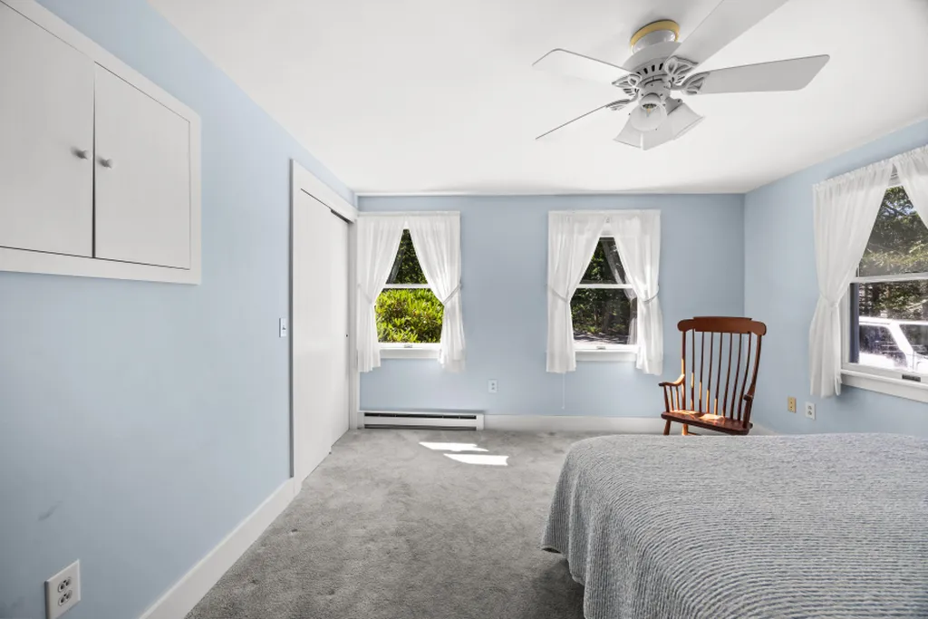 52 Oak Knoll Road West Tisbury MA 02575