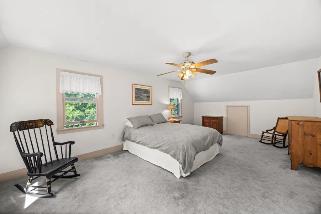 52 Oak Knoll Road West Tisbury MA 02575