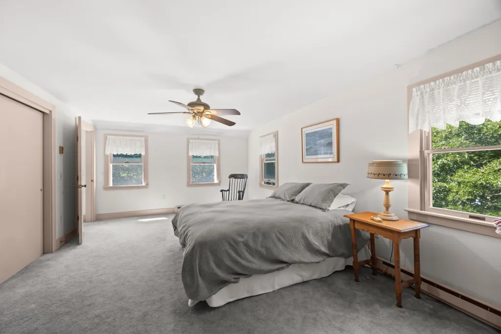 52 Oak Knoll Road West Tisbury MA 02575