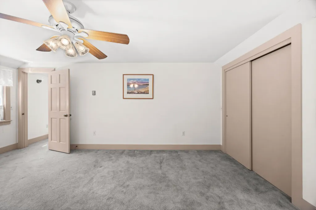 52 Oak Knoll Road West Tisbury MA 02575