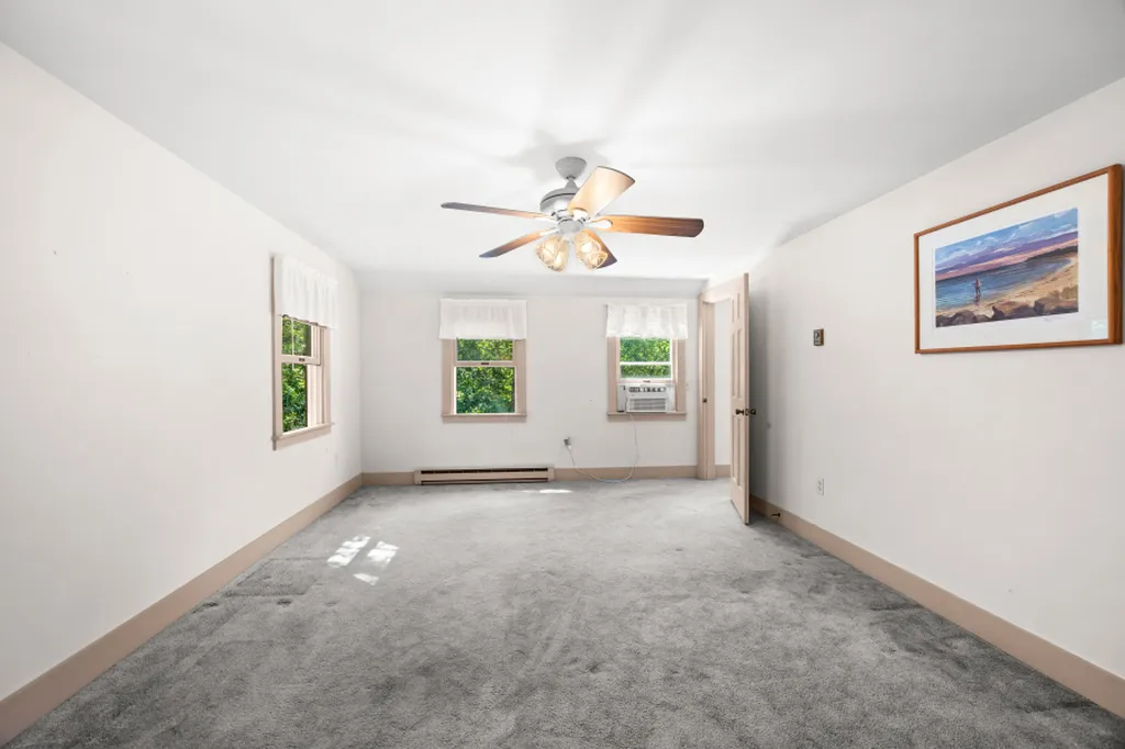 52 Oak Knoll Road West Tisbury MA 02575