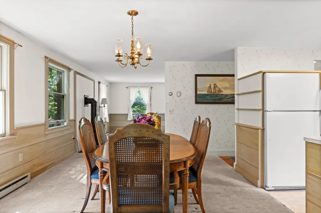 52 Oak Knoll Road West Tisbury MA 02575
