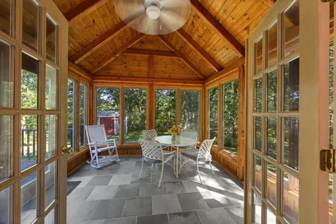 52 Oak Knoll Road West Tisbury MA 02575