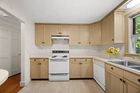 52 Oak Knoll Road West Tisbury MA 02575