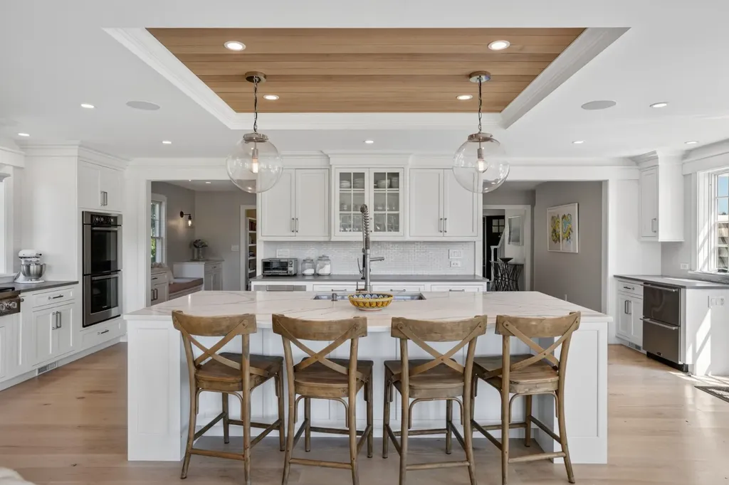 128 West Tisbury Road Edgartown MA 02539