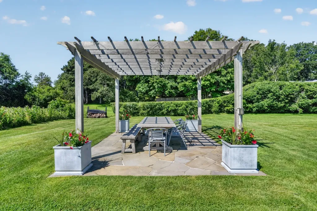 128 West Tisbury Road Edgartown MA 02539