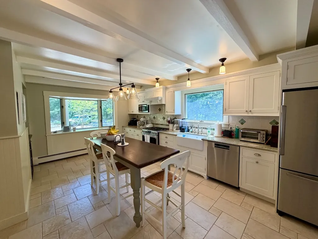 12 Brook Hollow Road West Tisbury MA 02575