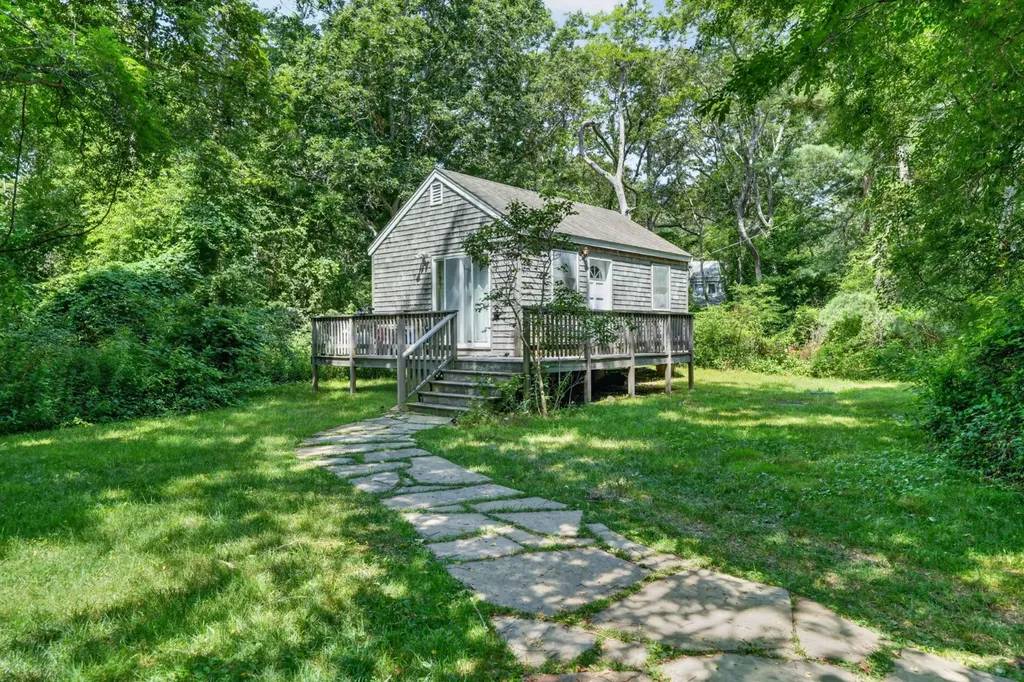150 Field View Lane West Tisbury MA 02575